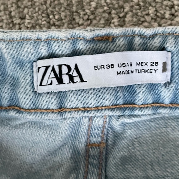 Zara Ripped Jeans - Picture 2 of 2